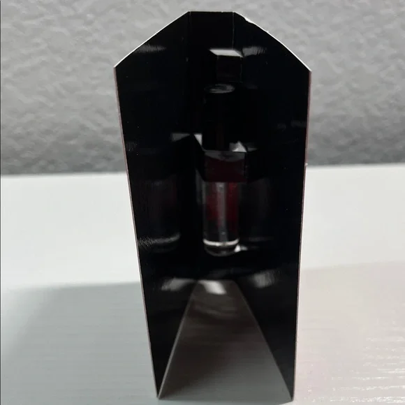 Tom Ford Lost Cherry Sample Card - Red with White Label 1.5 mls - Picture 2 of 2